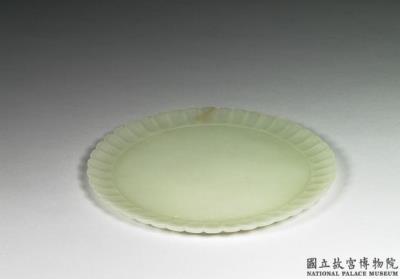 图片[2]-Jade plate with floral rim, India-China Archive